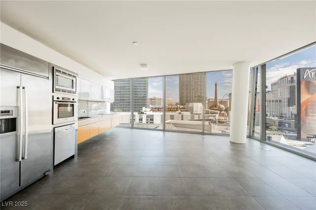 $6,000 | 3726 South Las Vegas Boulevard, Unit 1012, Las Vegas, NV 89158