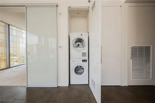 $6,000 | 3726 South Las Vegas Boulevard, Unit 1012, Las Vegas, NV 89158