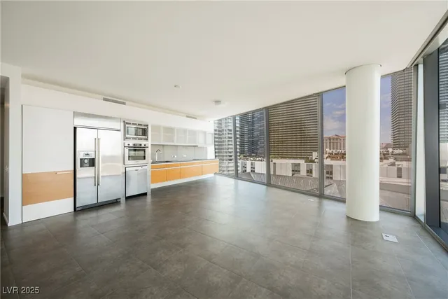$6,000 | 3726 South Las Vegas Boulevard, Unit 1012, Las Vegas, NV 89158