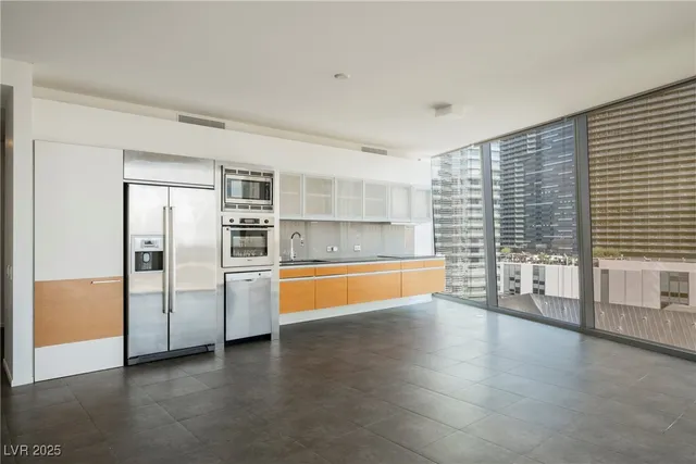 $6,000 | 3726 South Las Vegas Boulevard, Unit 1012, Las Vegas, NV 89158