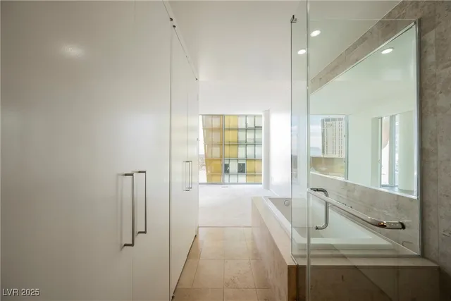 $6,000 | 3726 South Las Vegas Boulevard, Unit 1012, Las Vegas, NV 89158