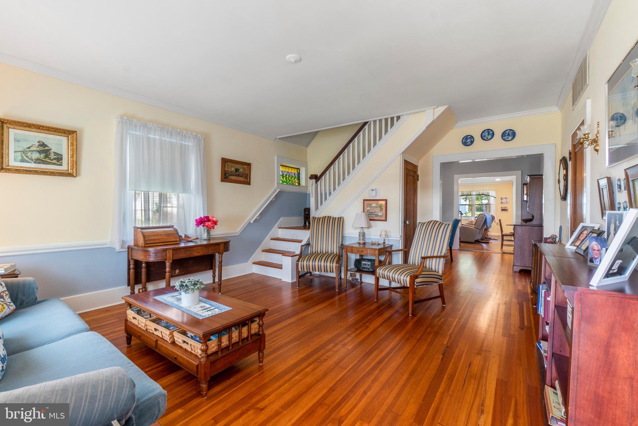 509 Academy Road Catonsville, MD 21228 - Photo 13 of 37 View into DR & steps to 2nd level