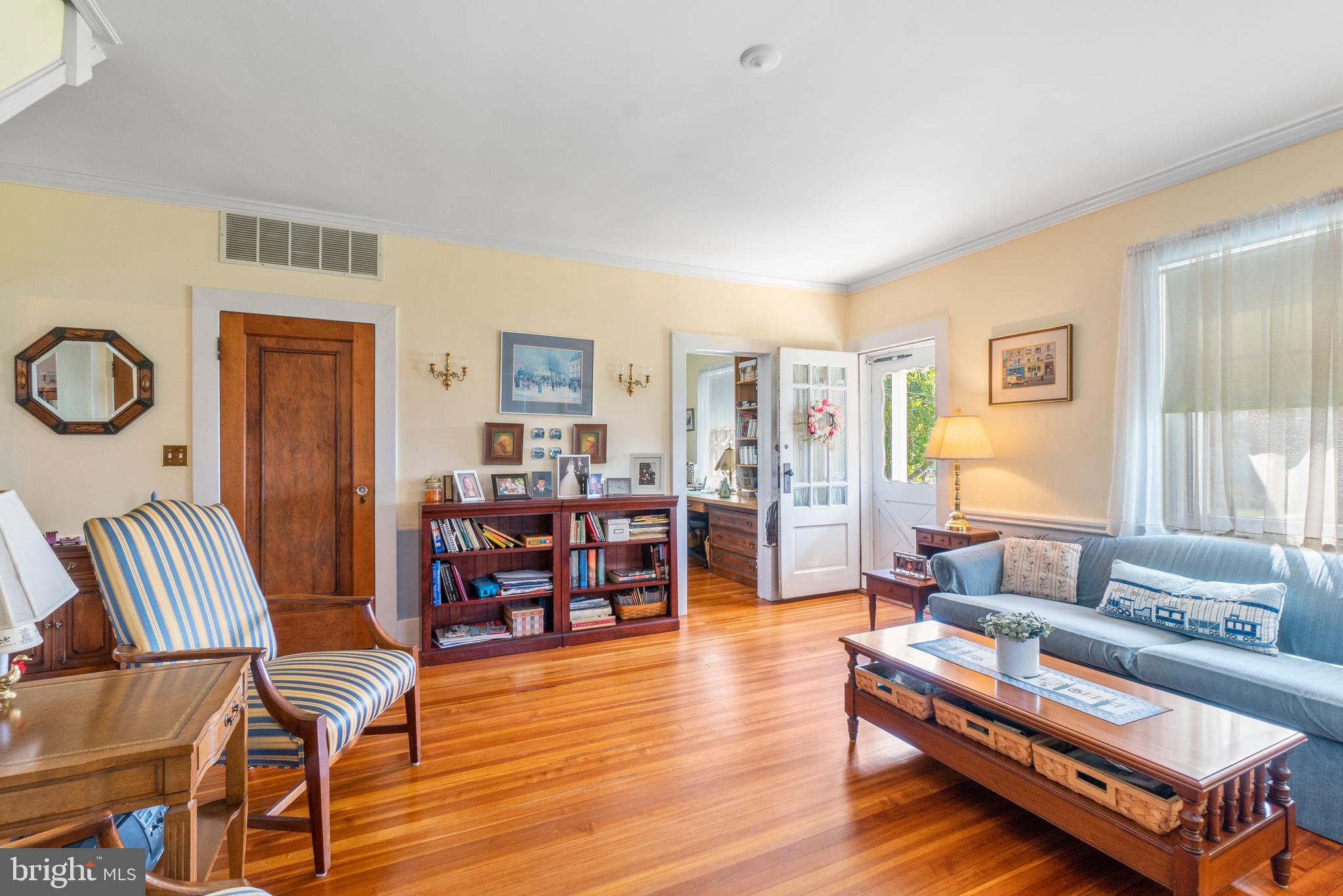 509 Academy Road Catonsville, MD 21228 - Photo 14 of 37 Check out the solid wood door w/glass door knob