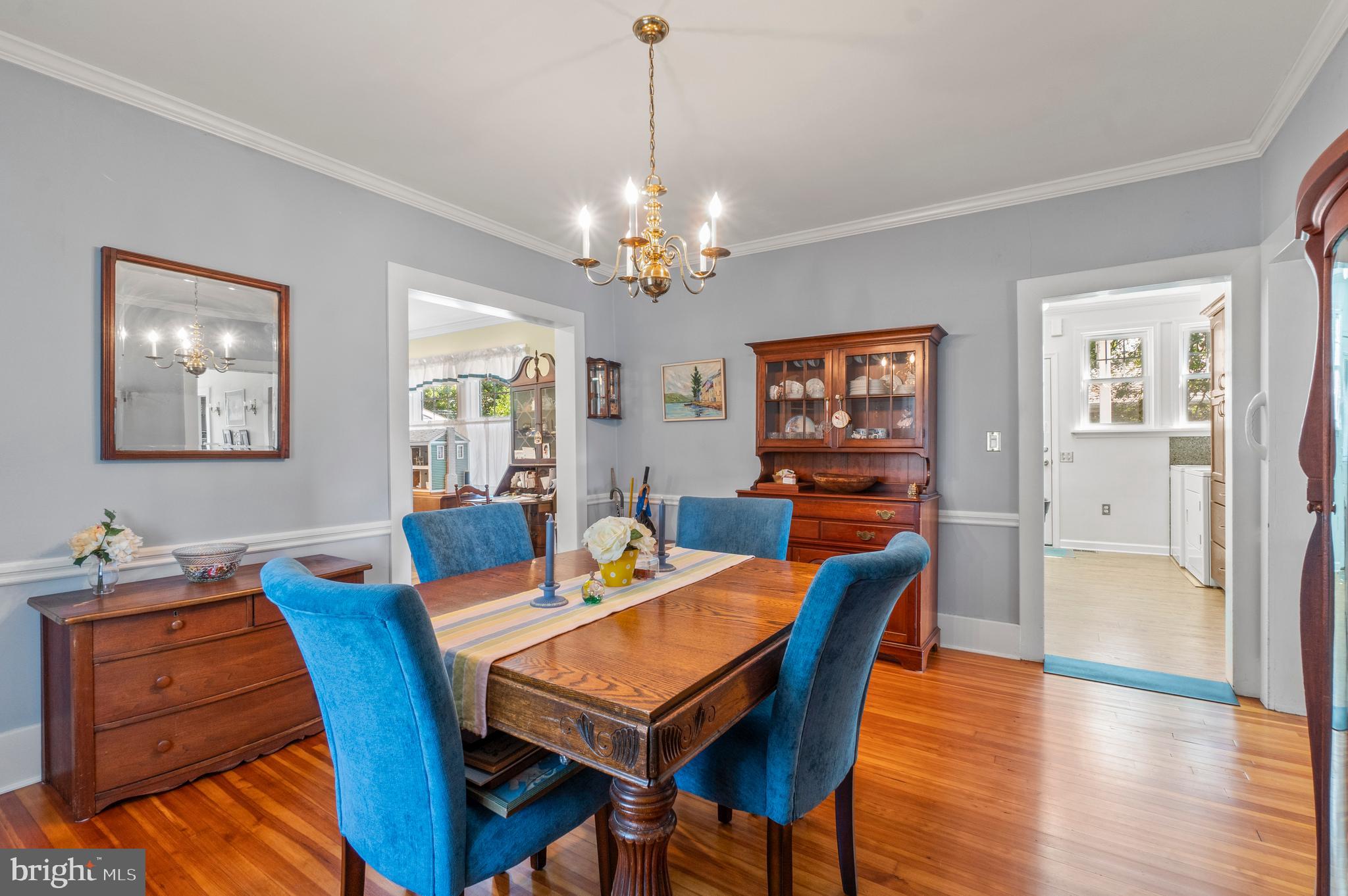 509 Academy Road Catonsville, MD 21228 - Photo 26 of 37 Crown & chair molding accent DR area