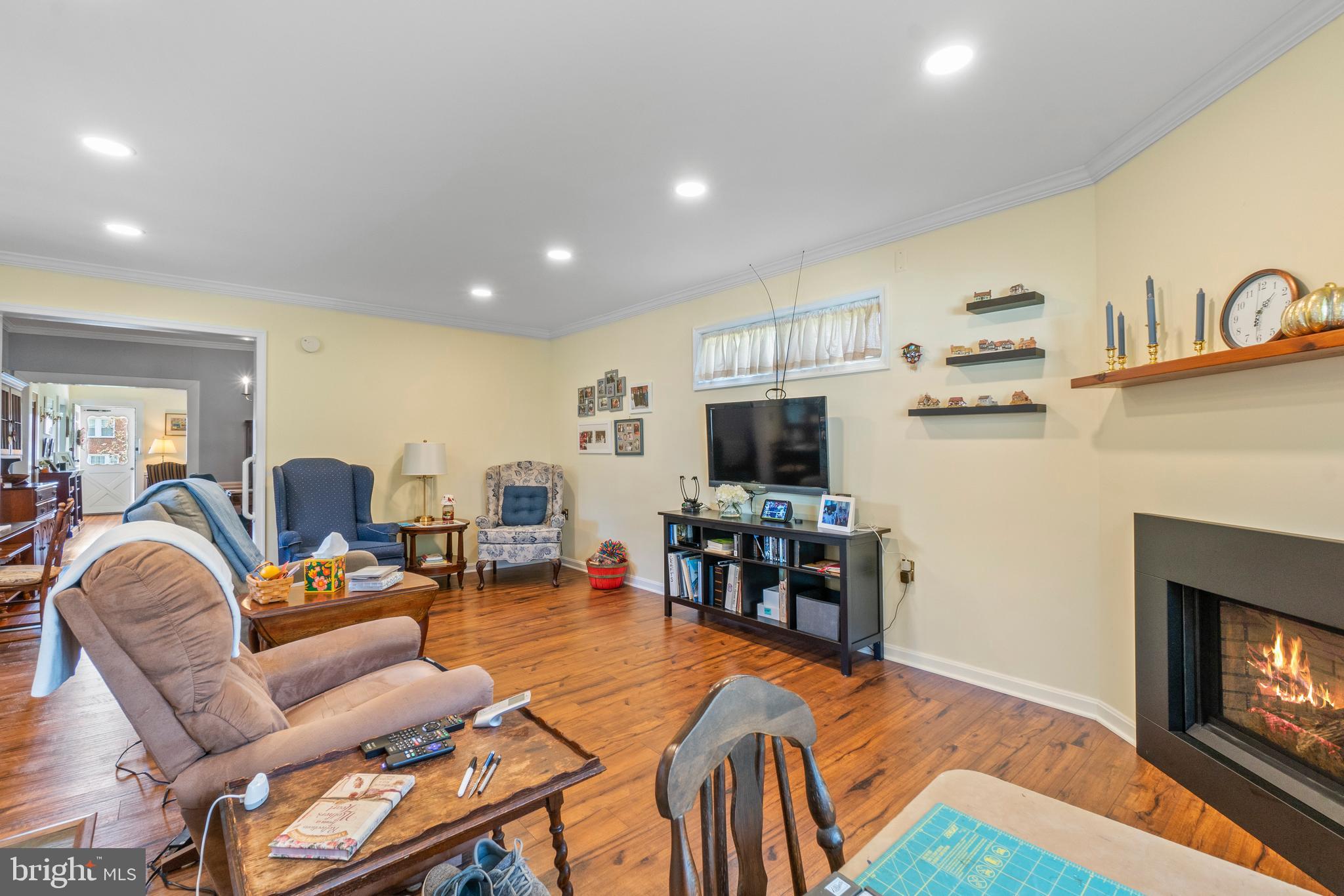 509 Academy Road Catonsville, MD 21228 - Photo 29 of 37 GAS F/P adds to family atmosphere w/door to yard