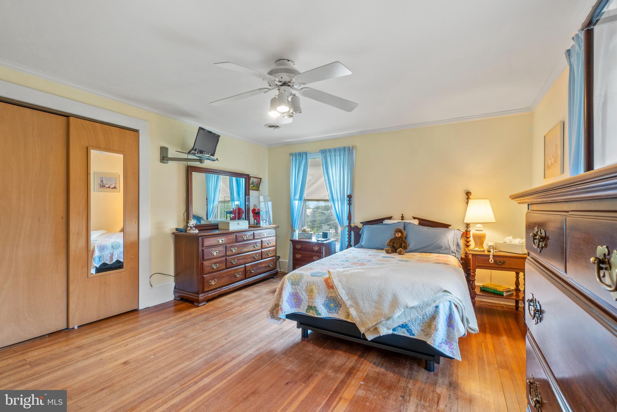 509 Academy Road Catonsville, MD 21228 - Photo 31 of 37 Primary BR w/hardwood floors