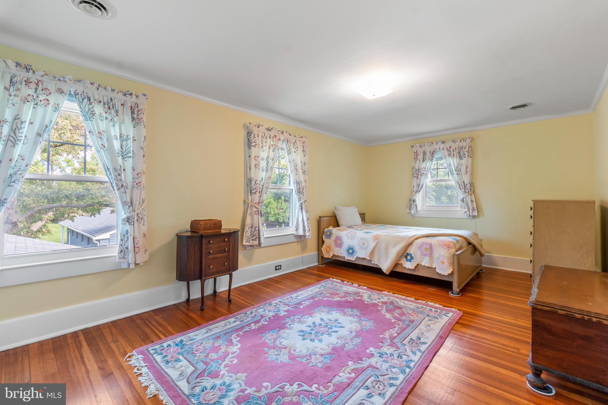 509 Academy Road Catonsville, MD 21228 - Photo 32 of 37 Spacious 2nd bedrom with HW