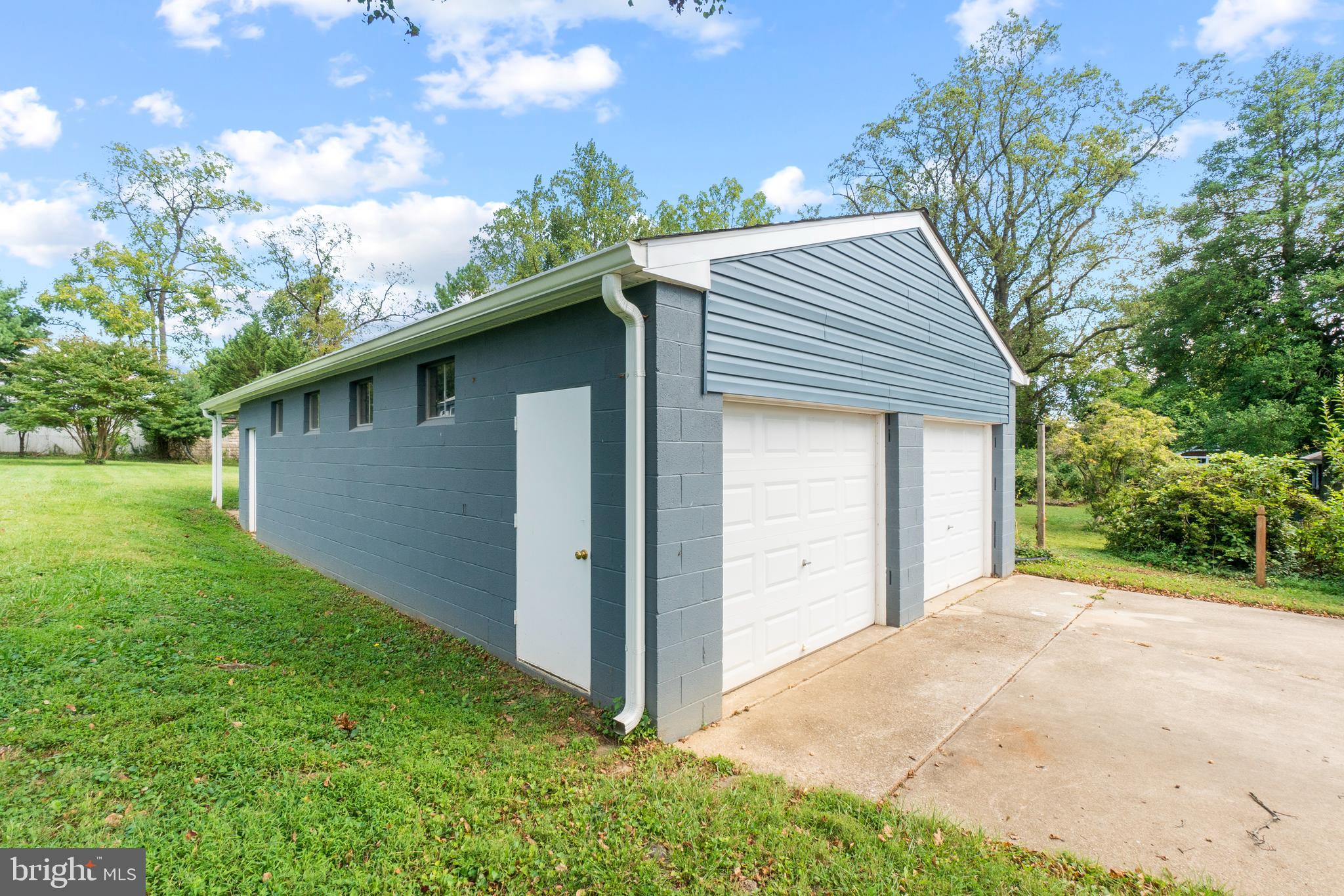 509 Academy Road Catonsville, MD 21228 - Photo 4 of 37 2 Vehicles deep with over hang in rear