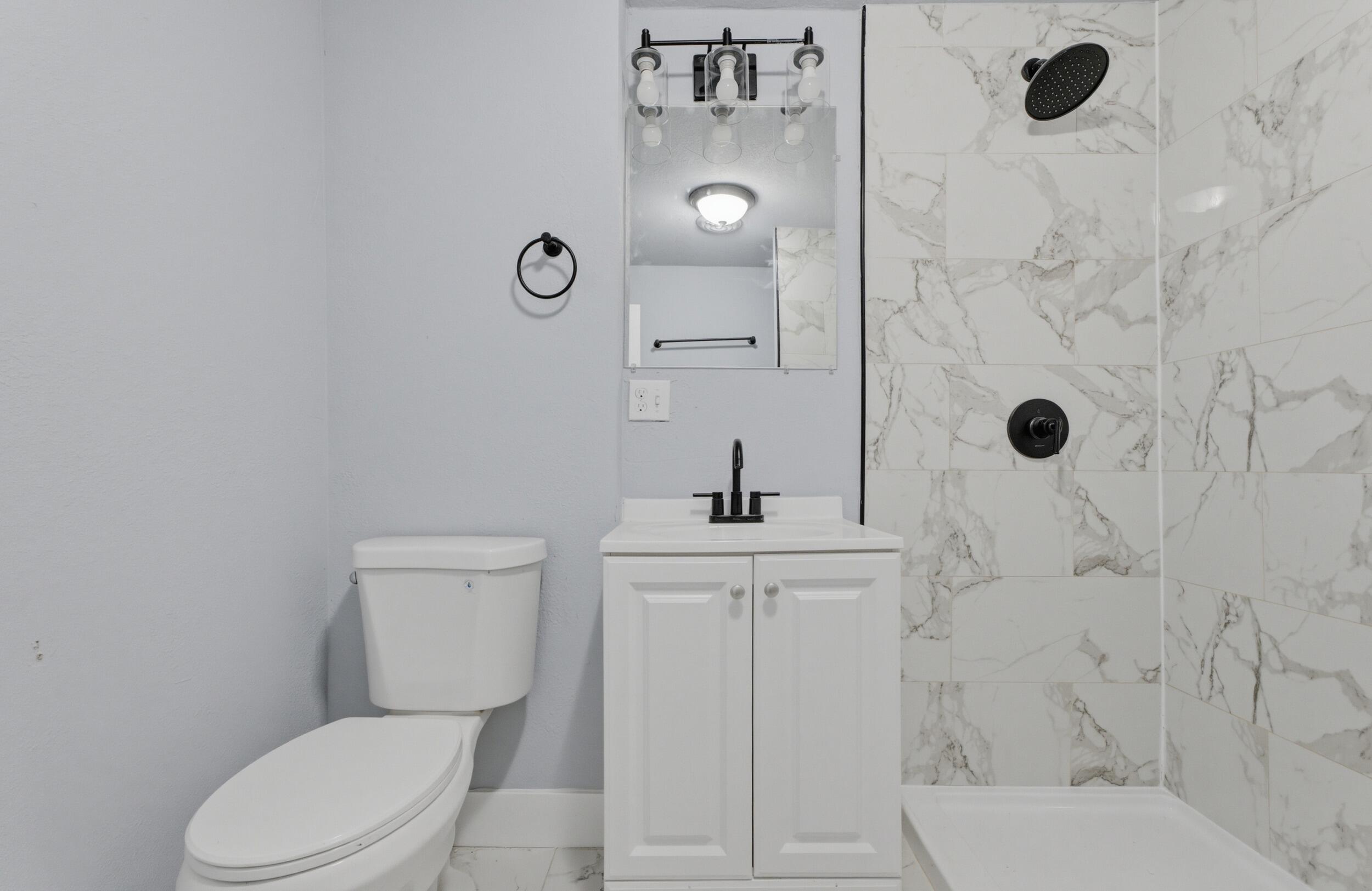 712 South 37th Street, Unit 712A Milwaukee, WI 53215 - Photo 7 of 26 15