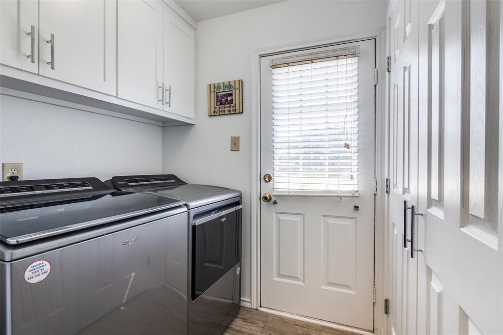 162 Aztec Drive Mabank, TX 75156 - Photo 13 of 30 a view of a kitchen with appliances