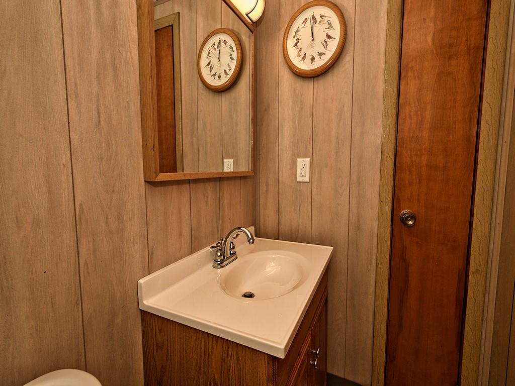 869 Falck Road McKees Rocks, PA 15136 - Photo 23 of 24 Gallery Image 23