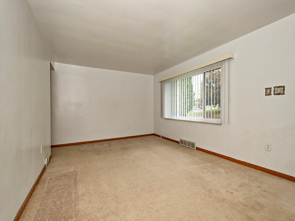 869 Falck Road McKees Rocks, PA 15136 - Photo 10 of 24 Gallery Image 10