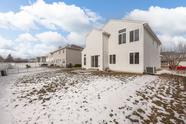 $414,900 | 631 Kingsbrooke Crossing, Bolingbrook, IL 60440