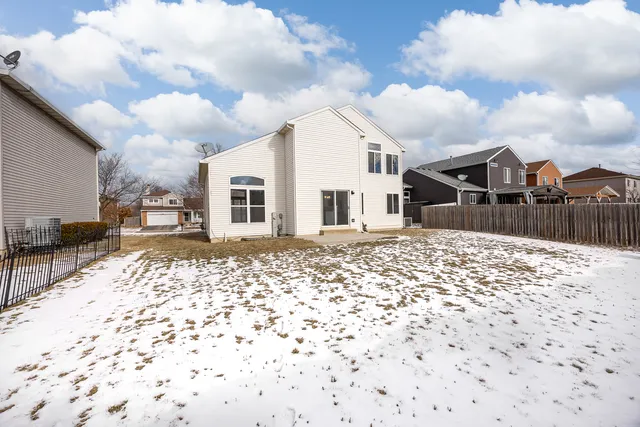 $414,900 | 631 Kingsbrooke Crossing, Bolingbrook, IL 60440