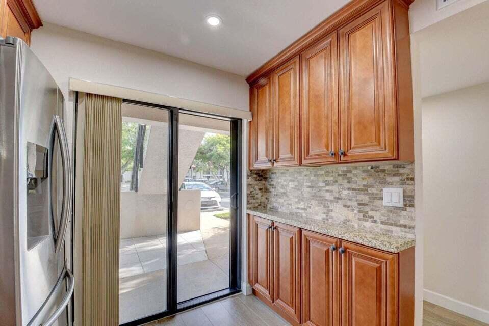 400 Club Circle, Unit 101 Boca Raton, FL 33487 - Photo 8 of 47 20201227155416603834000000-o