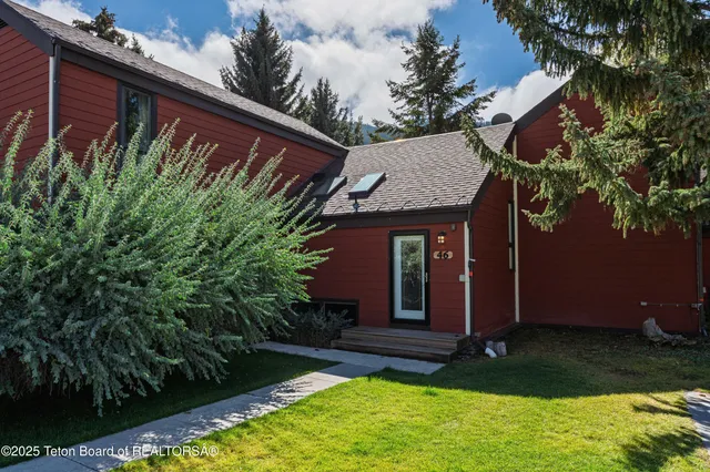 $1,100,000 | 1040 Smith Lane, Unit 46, Jackson, WY 83001