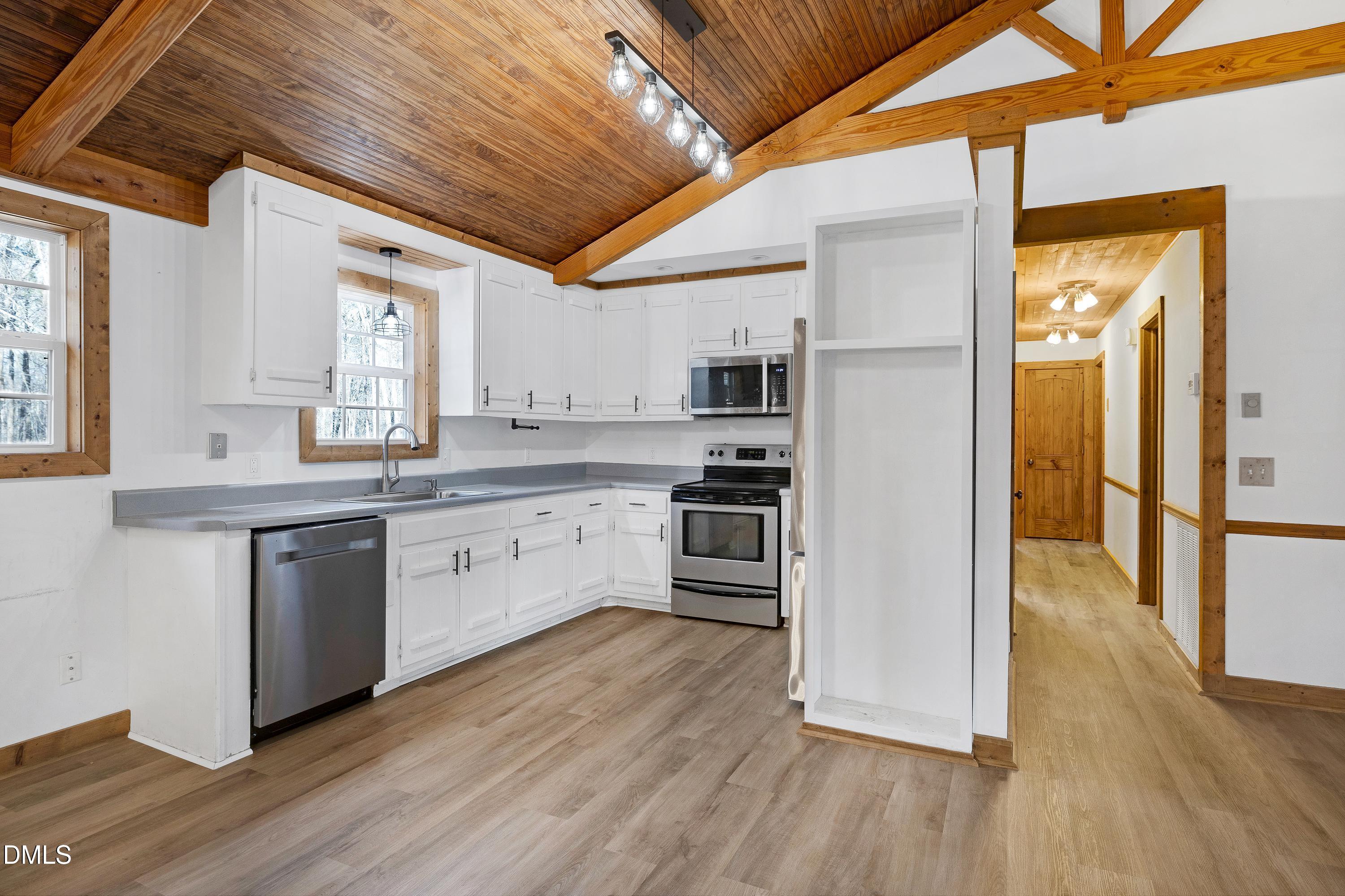 13025 Norwood Road Raleigh, NC 27613 - Photo 15 of 76 Scene-15