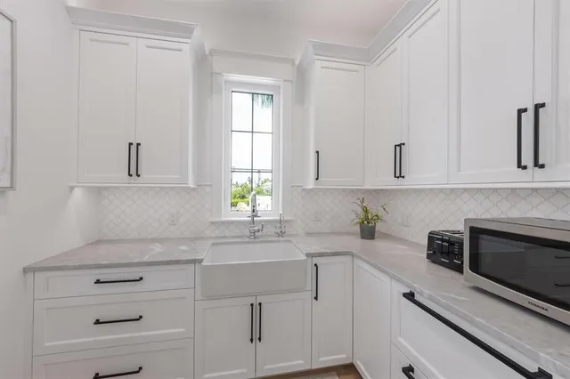 $5,995,000 | 403 North Shore Drive, Anna Maria, FL 34216