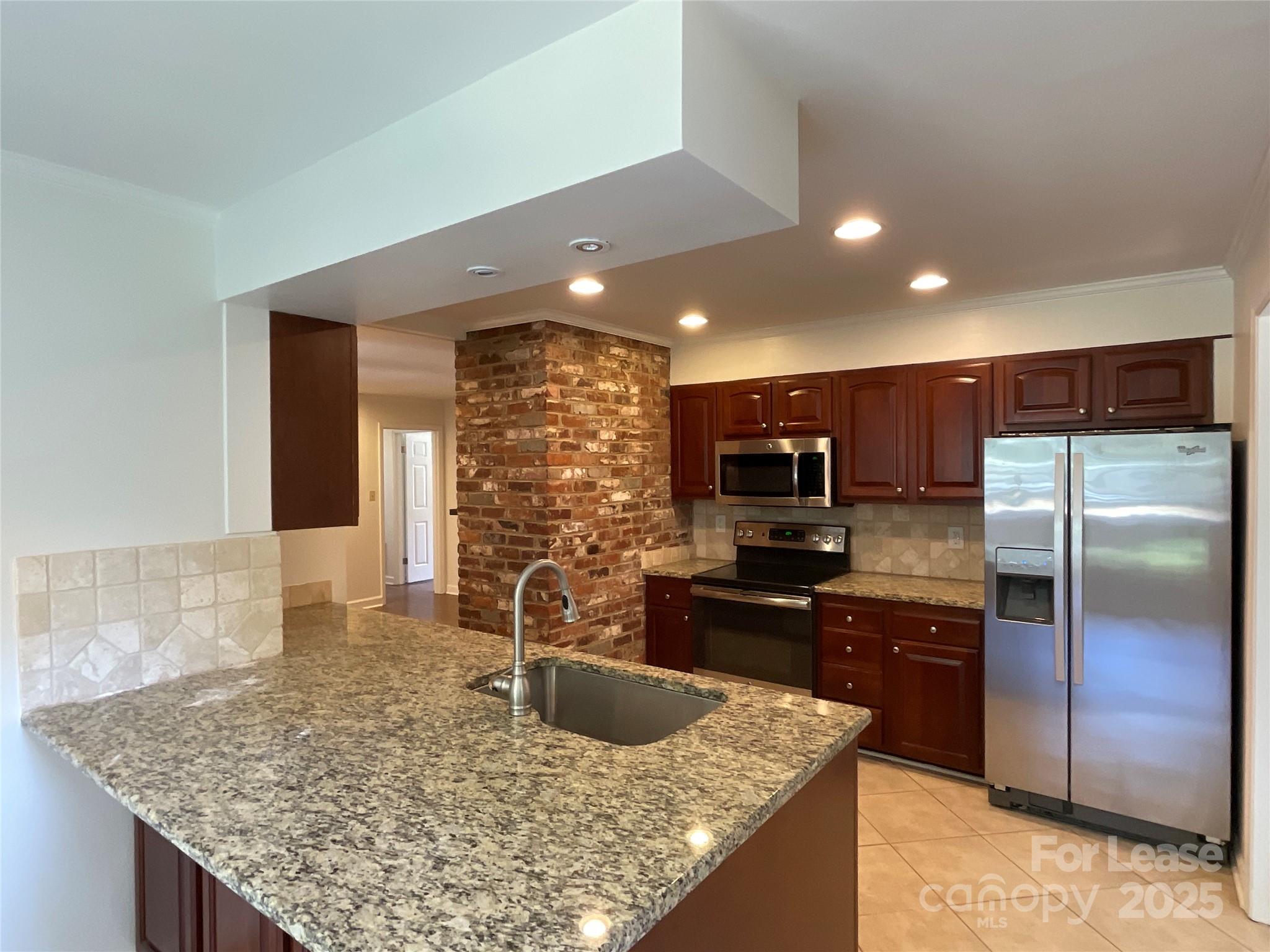 3917 Kitley Place Charlotte, NC 28210 - Photo 4 of 20