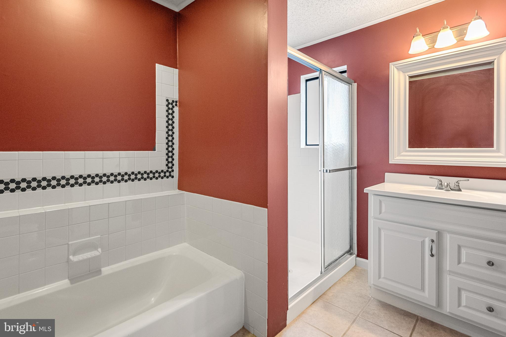 5 Lantern Lane Chesterbrook, PA 19087 - Photo 25 of 30 a bathroom with a bathtub and a sink