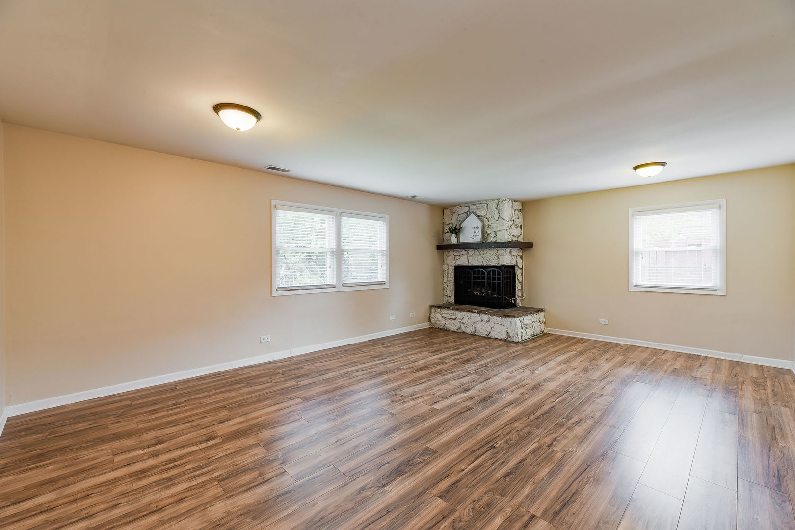 108 Oxford Road Bolingbrook, IL 60440 - Photo 3 of 13