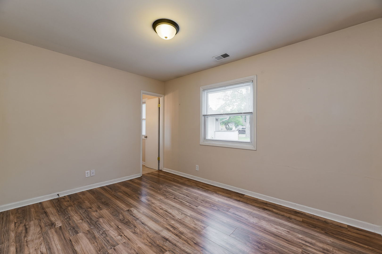 108 Oxford Road Bolingbrook, IL 60440 - Photo 7 of 13