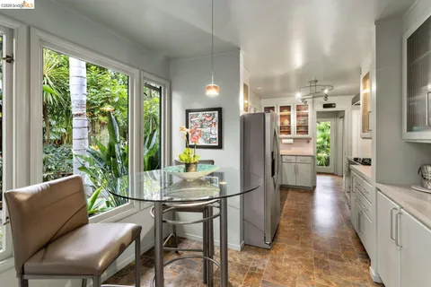 $1,398,000 | 10 Burdeck Court, Oakland, CA 94602