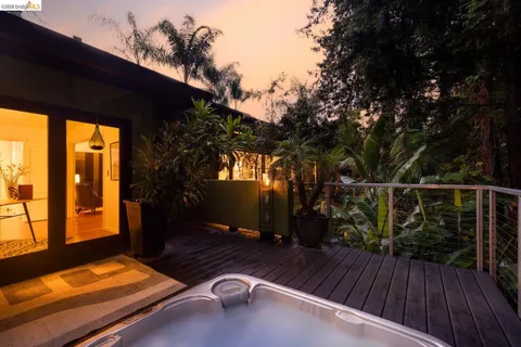 $1,398,000 | 10 Burdeck Court, Oakland, CA 94602