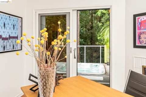 $1,398,000 | 10 Burdeck Court, Oakland, CA 94602