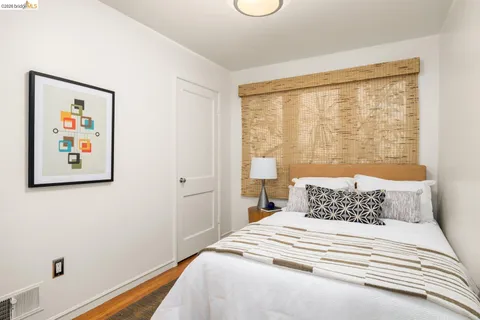 $1,398,000 | 10 Burdeck Court, Oakland, CA 94602