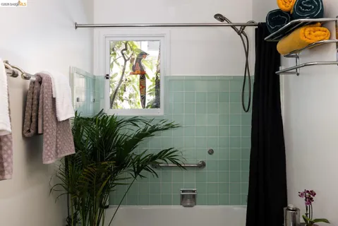 $1,398,000 | 10 Burdeck Court, Oakland, CA 94602