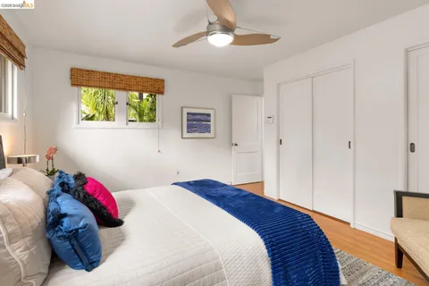 $1,398,000 | 10 Burdeck Court, Oakland, CA 94602