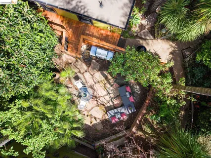 $1,398,000 | 10 Burdeck Court, Oakland, CA 94602