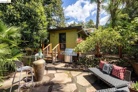 $1,398,000 | 10 Burdeck Court, Oakland, CA 94602