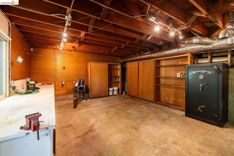 $1,398,000 | 10 Burdeck Court, Oakland, CA 94602