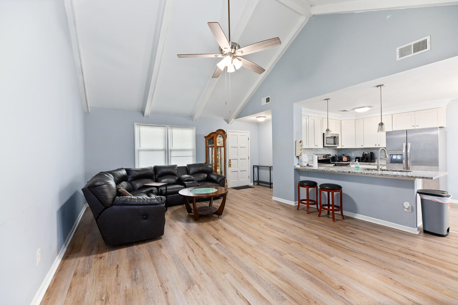 812 Beauregard Road Summerville, SC 29486 - Photo 3 of 14 812 Beauregard Rd 4 of 22 - Copy