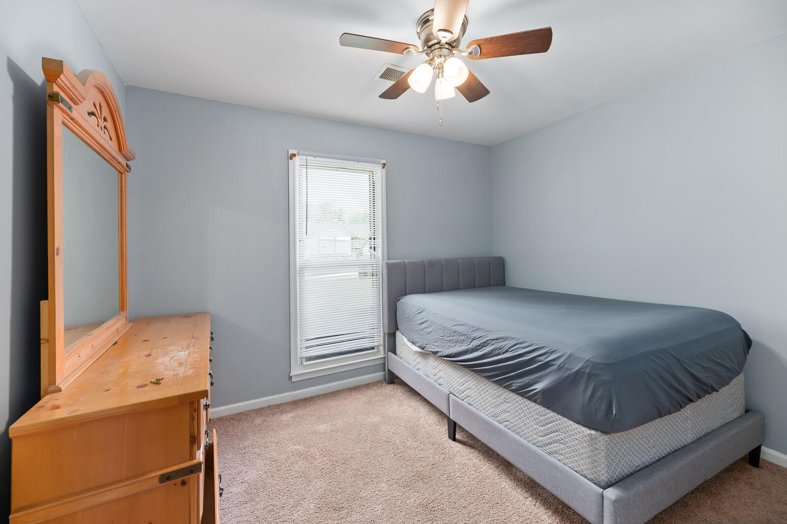 812 Beauregard Road Summerville, SC 29486 - Photo 7 of 14 812 Beauregard Rd 10 of 22