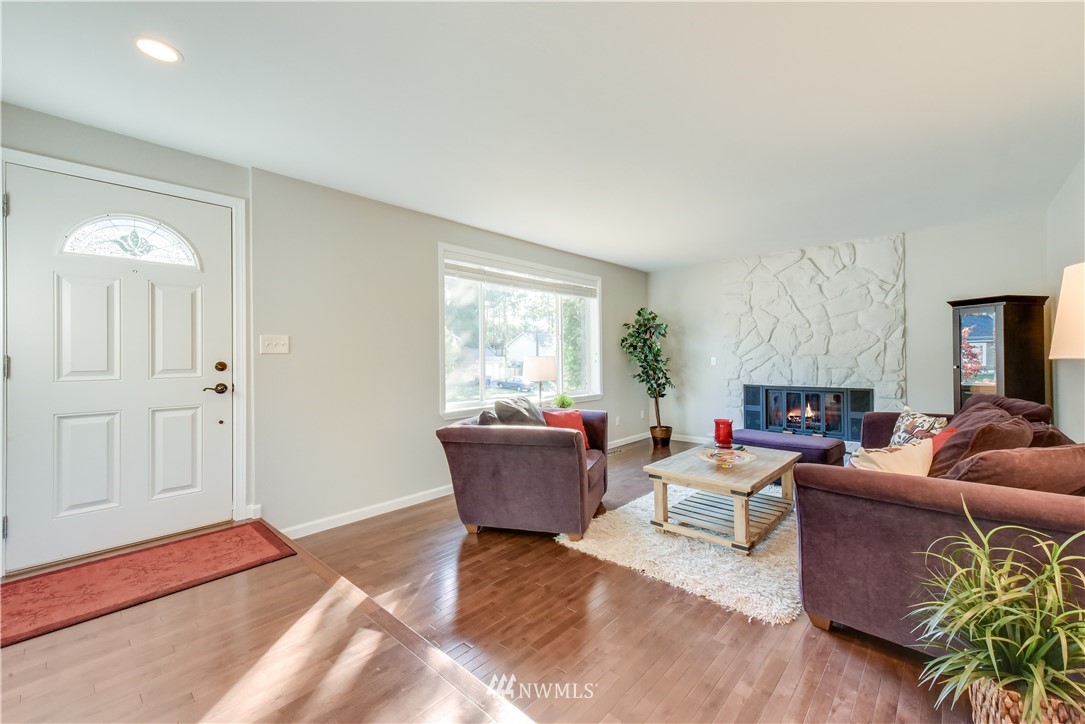 2206 Northeast 23rd Street Renton, WA 98056 - Photo 3 of 22 Gallery Image 3