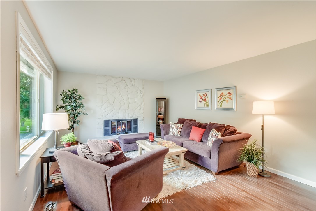 2206 Northeast 23rd Street Renton, WA 98056 - Photo 4 of 22 Gallery Image 4