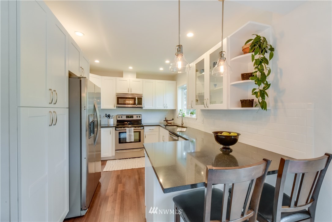 2206 Northeast 23rd Street Renton, WA 98056 - Photo 6 of 22 Gallery Image 6