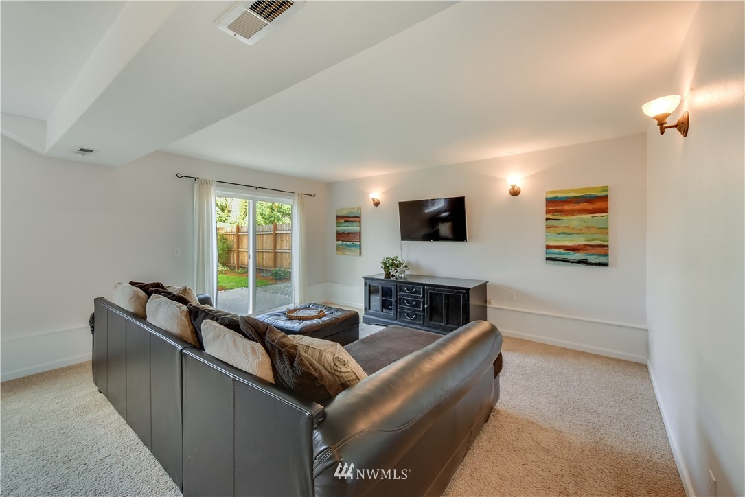 2206 Northeast 23rd Street Renton, WA 98056 - Photo 9 of 22 Gallery Image 9