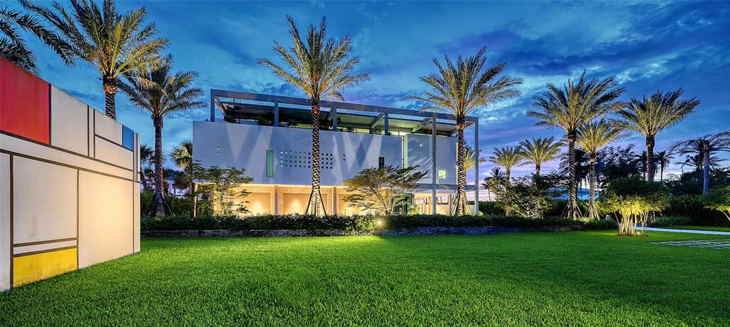 8250 Sanderling Road Sarasota, FL 34242 - Photo 53 of 61