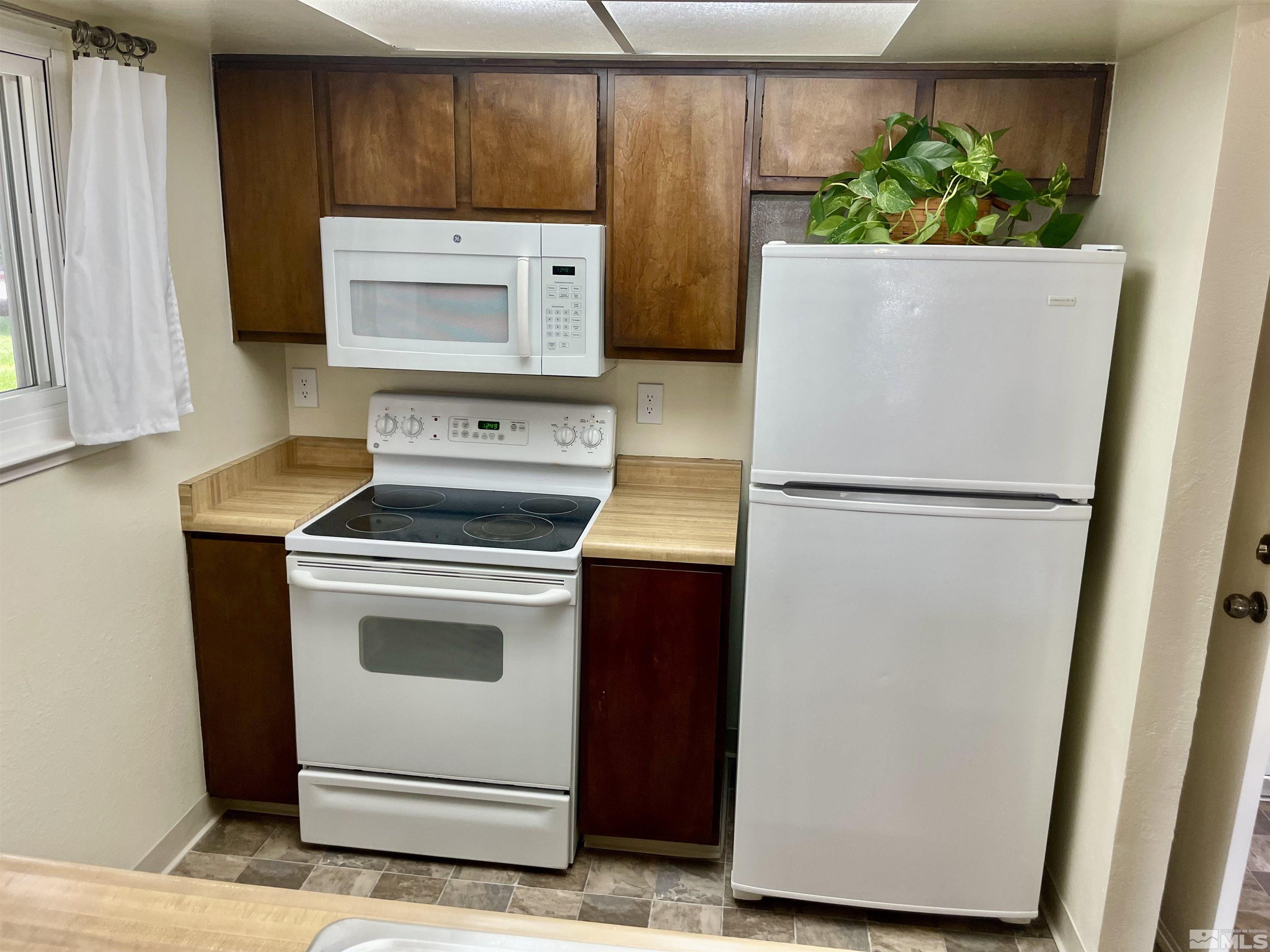 2382 Roundhouse Road Sparks, NV 89431 - Photo 8 of 26 Photo 8