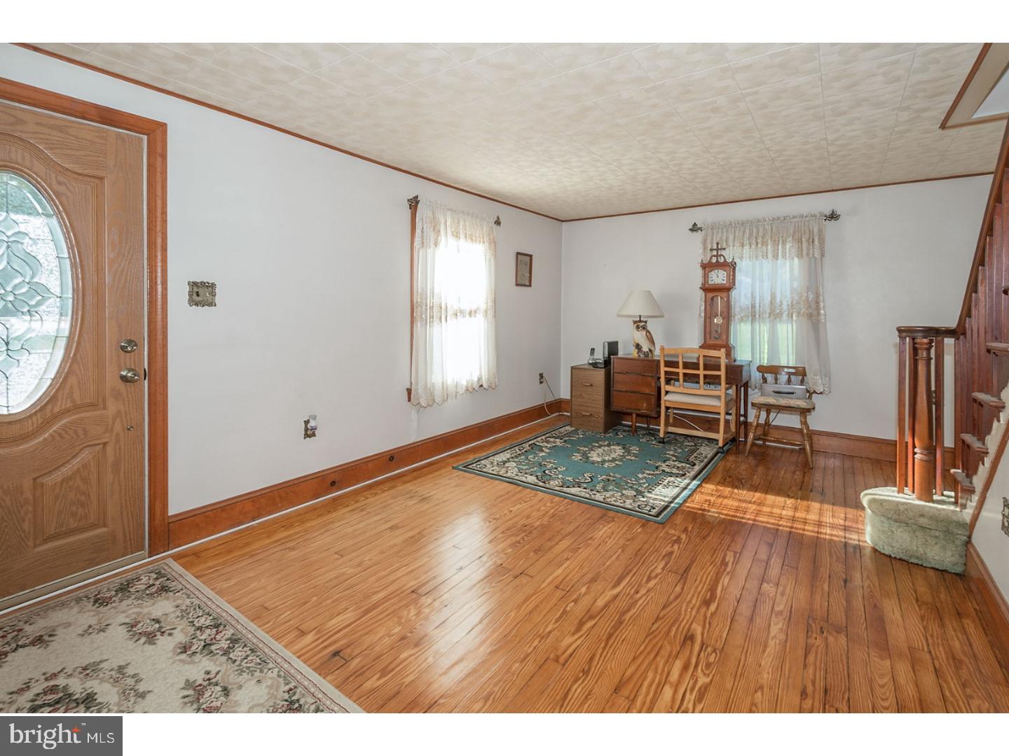 614 West Orvilla Road Hatfield, PA 19440 - Photo 2 of 25 Living Room