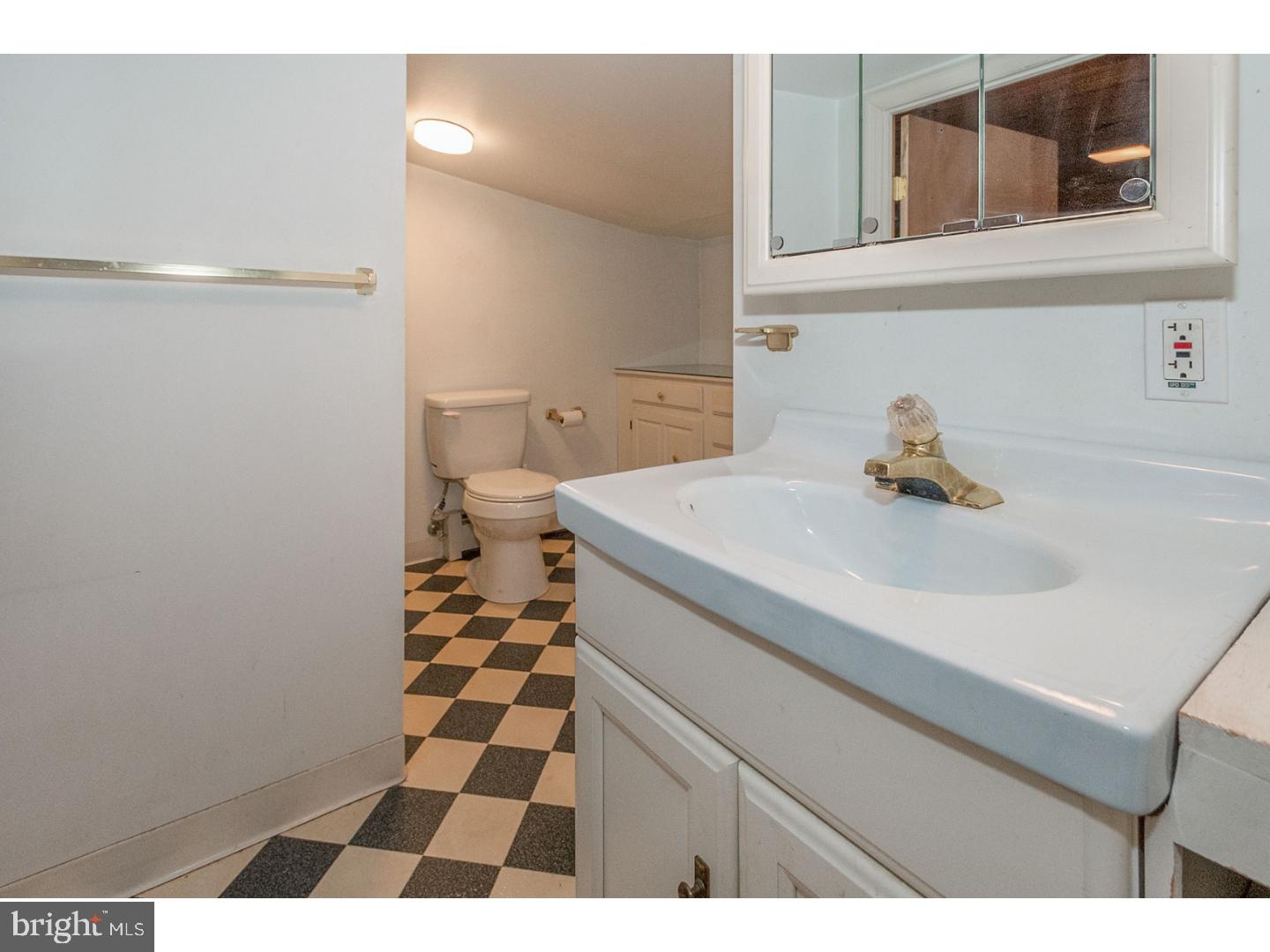 614 West Orvilla Road Hatfield, PA 19440 - Photo 15 of 25 Bathroom