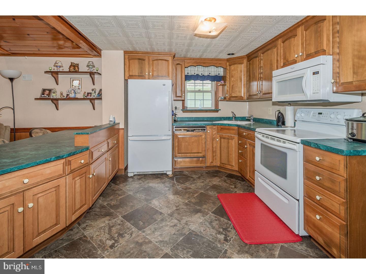 614 West Orvilla Road Hatfield, PA 19440 - Photo 6 of 25 Kitchen