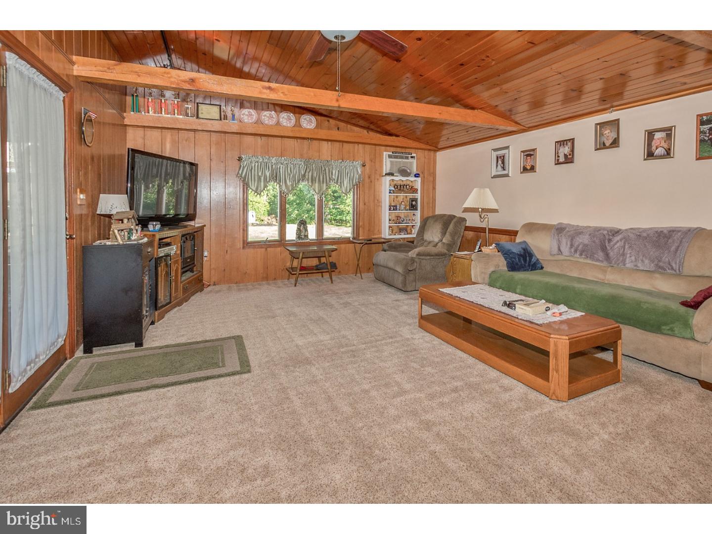 614 West Orvilla Road Hatfield, PA 19440 - Photo 9 of 25 Family Room