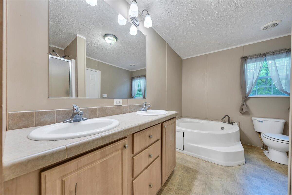 223 Taylor Tyree Road Rocky Mount, VA 24151 - Photo 21 of 40 21-MIB07974