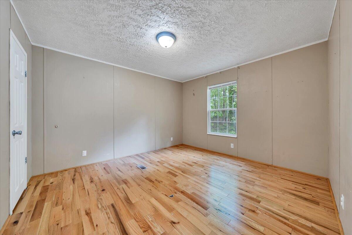 223 Taylor Tyree Road Rocky Mount, VA 24151 - Photo 23 of 40 23-MIB07983