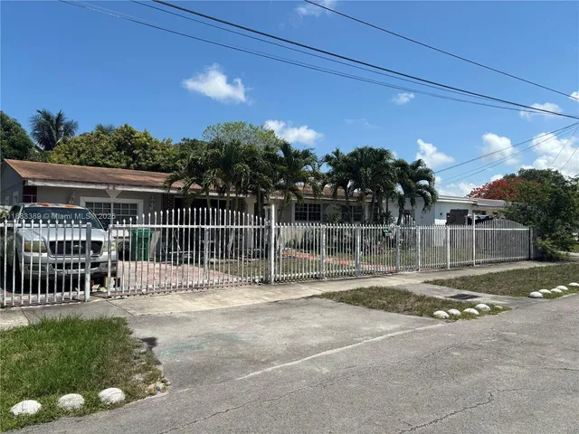 $585,000 | Biscayne Gardens, Miami, FL 33167